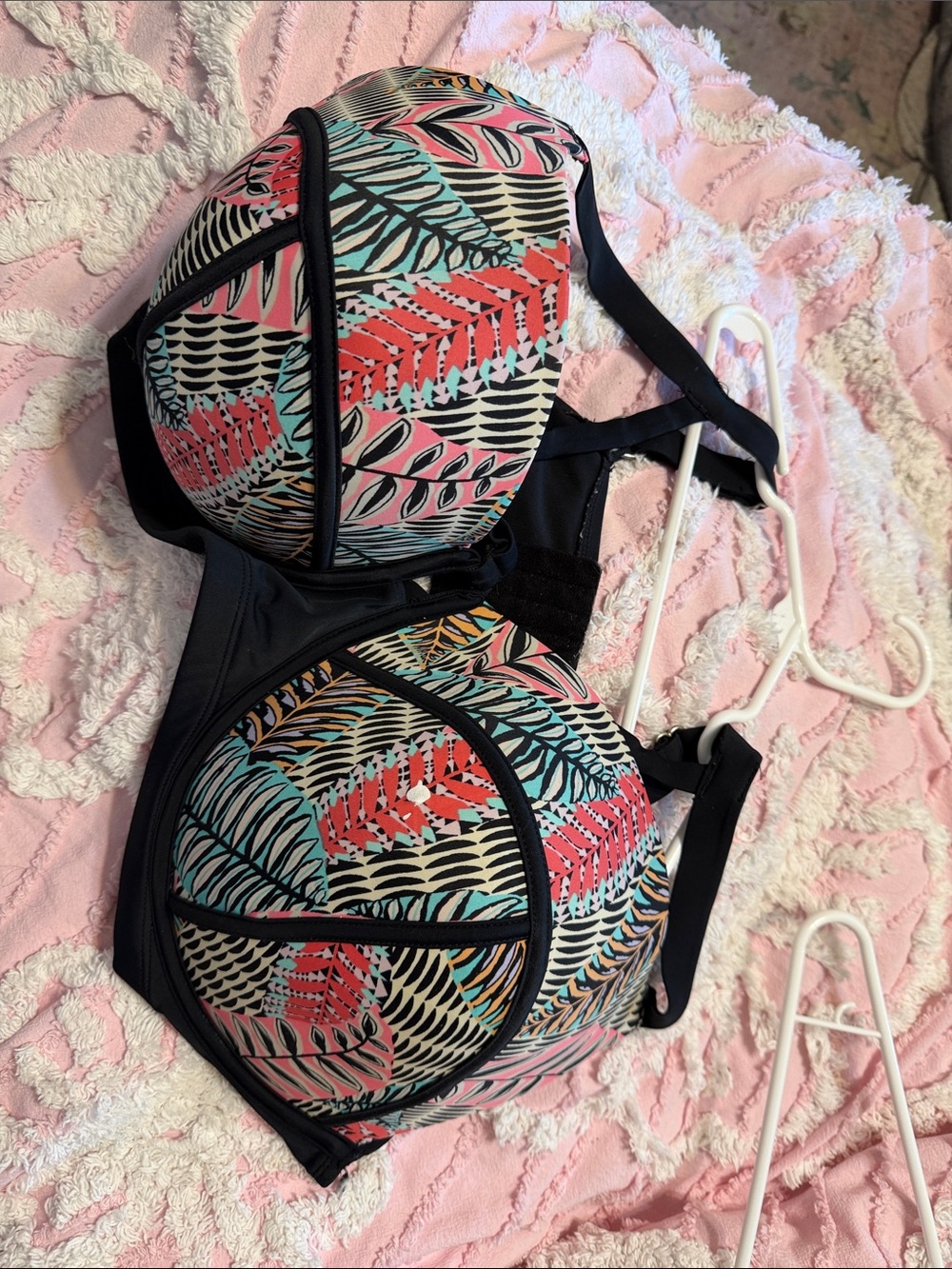 Women’s Printed Underwire Bikini Top - Black with Coral & Teal Leaf Print